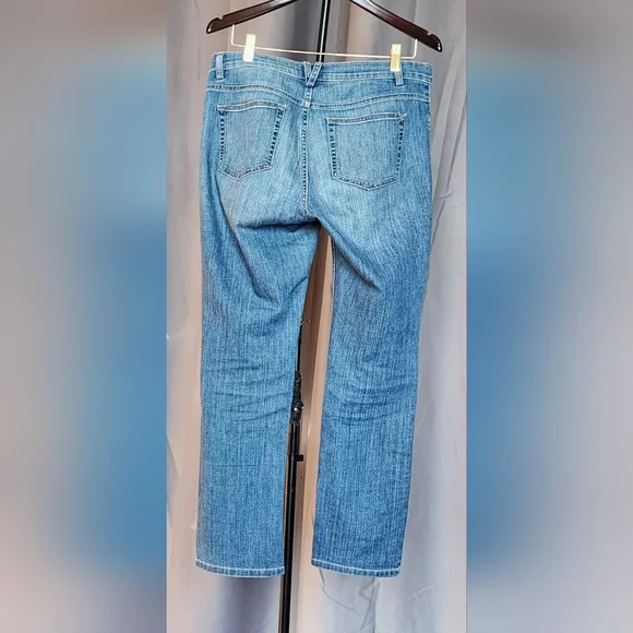 Duluth Trading Co Women's Straight Leg Blue Jeans - Picture 3 of 4